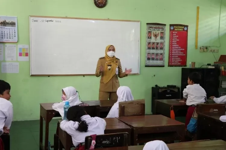 Berapa tunjangan guru SD PNS
